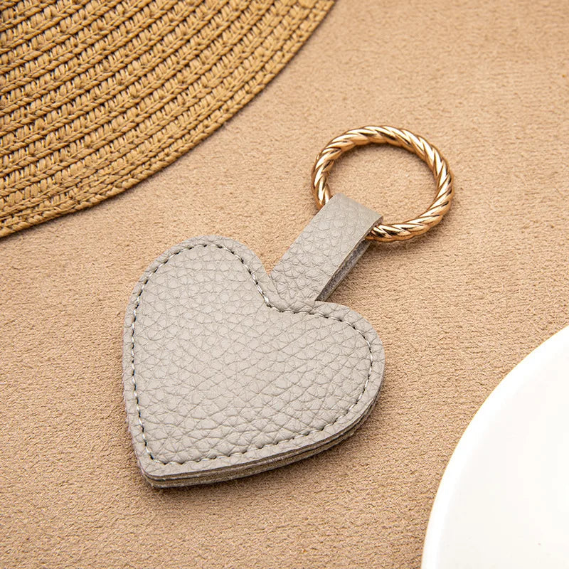 Travel Bag Hat Clip Kawaii Heart-shaped PU Leather Hat Hanger Outdoor Travel Beach Hat Clamps Travel Accessories Luggage Tags
