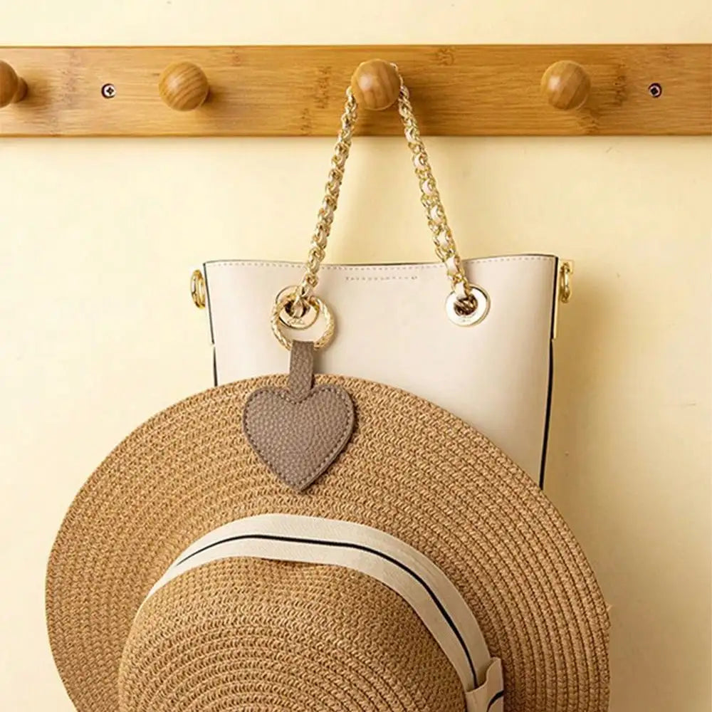 Travel Bag Hat Clip Kawaii Heart-shaped PU Leather Hat Hanger Outdoor Travel Beach Hat Clamps Travel Accessories Luggage Tags