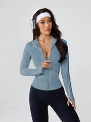 Yoga Crop Top for Fall & Winter - Slim-Fitting Athletic Shirt with Elevated Style, Perfect as Base Layer or Outerwear