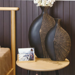 Light Luxury Retro - style Vertical Black Resin Vase Ideal for New Chinese - inspired Living Room and Entrance Dried Flower Dec