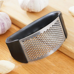 Stainless Steel Garlic Press Crusher Manual Garlic Mincer Chopping Garlic Tool Fruit Vegetable Cooking Essentials, Kitchen Tools
