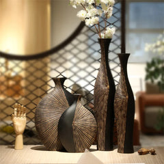 Light Luxury Retro - style Vertical Black Resin Vase Ideal for New Chinese - inspired Living Room and Entrance Dried Flower Dec