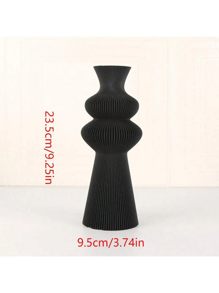 One modern and minimalist plastic vase, suitable for living rooms, studies, offices or exhibition halls, and is very suitable fo