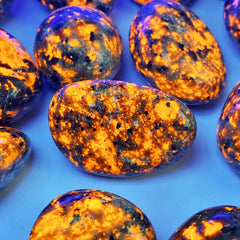 1PC/3PCS/5PCS 10-50mm Natural Yooperlite Tumbled Stones Crystal Minerals-UV Fluorescent,Glitter,Healing Crystal,Gift