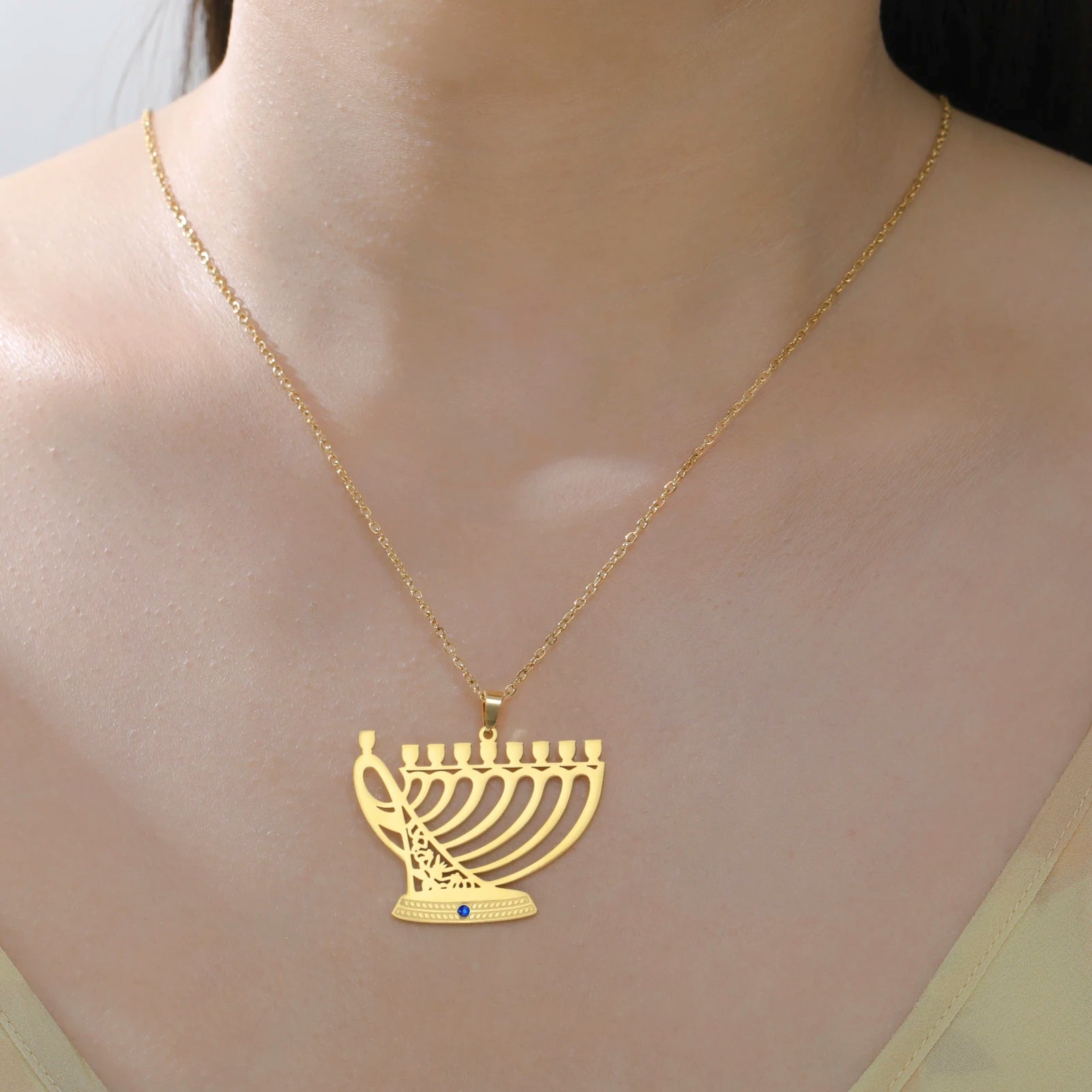 Dreamtimes Vintage Metal Candlestick Pendant Necklace for Women Men Judaism Menorah Trinket Jewelry Jerusalem Religion Gifts
