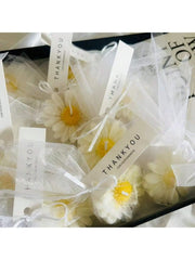 Daisy Shaped Candles Set - Wedding Favors Gift Basket, Bridal Shower Decor, Scented Soy Wax for Home Fragrance, Minimalist