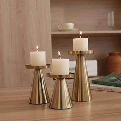 2026 gold and black Candle Holder New Romantic Candlelight Dinner Creative Iron Art Home Decoration Ornament