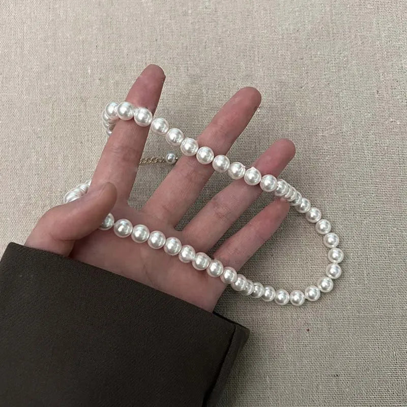 Vintage White Imitation Pearl Chain Choker Necklace for Women 2025 New Trendy Temperament Beaded Necklace Wedding Jewelry Gift