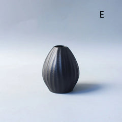 Ceramic vase, small flower vase, minimalist black ceramic living room decor, Japanese retro black dried flower planter