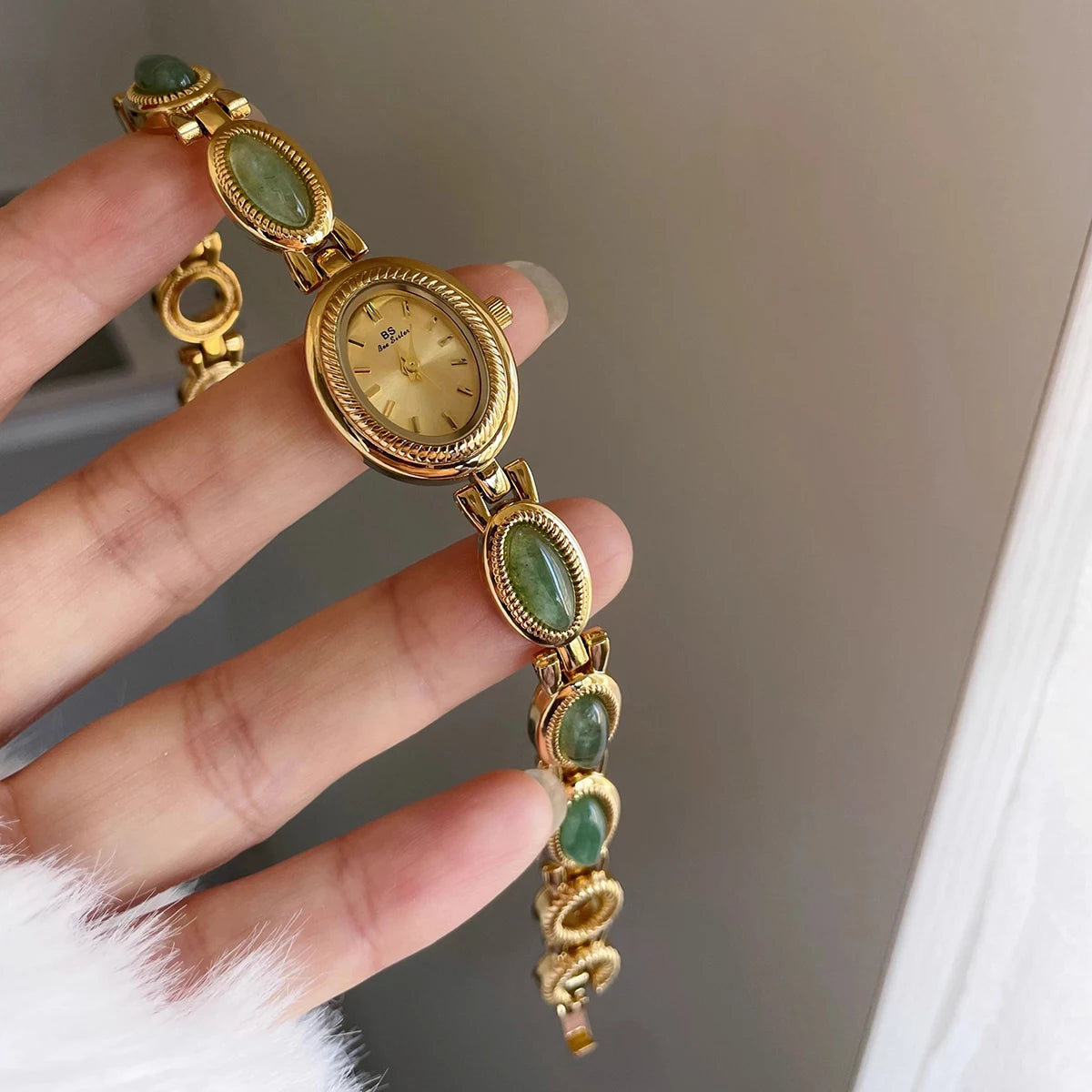 Luxury Green Jade Quartz Wristwatch for Women – Elegant Gift