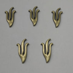 Hebrew Letter Shin for Mezuzah Metal Shin Yellow Gold small Shin Design Mezuza Shin for Israel Judaism