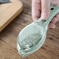 A Scale Removal Tool，Plastic Scales Scraper，Easy Cleaning Fish Skin Brush，Household Kitchen Scale Scraper