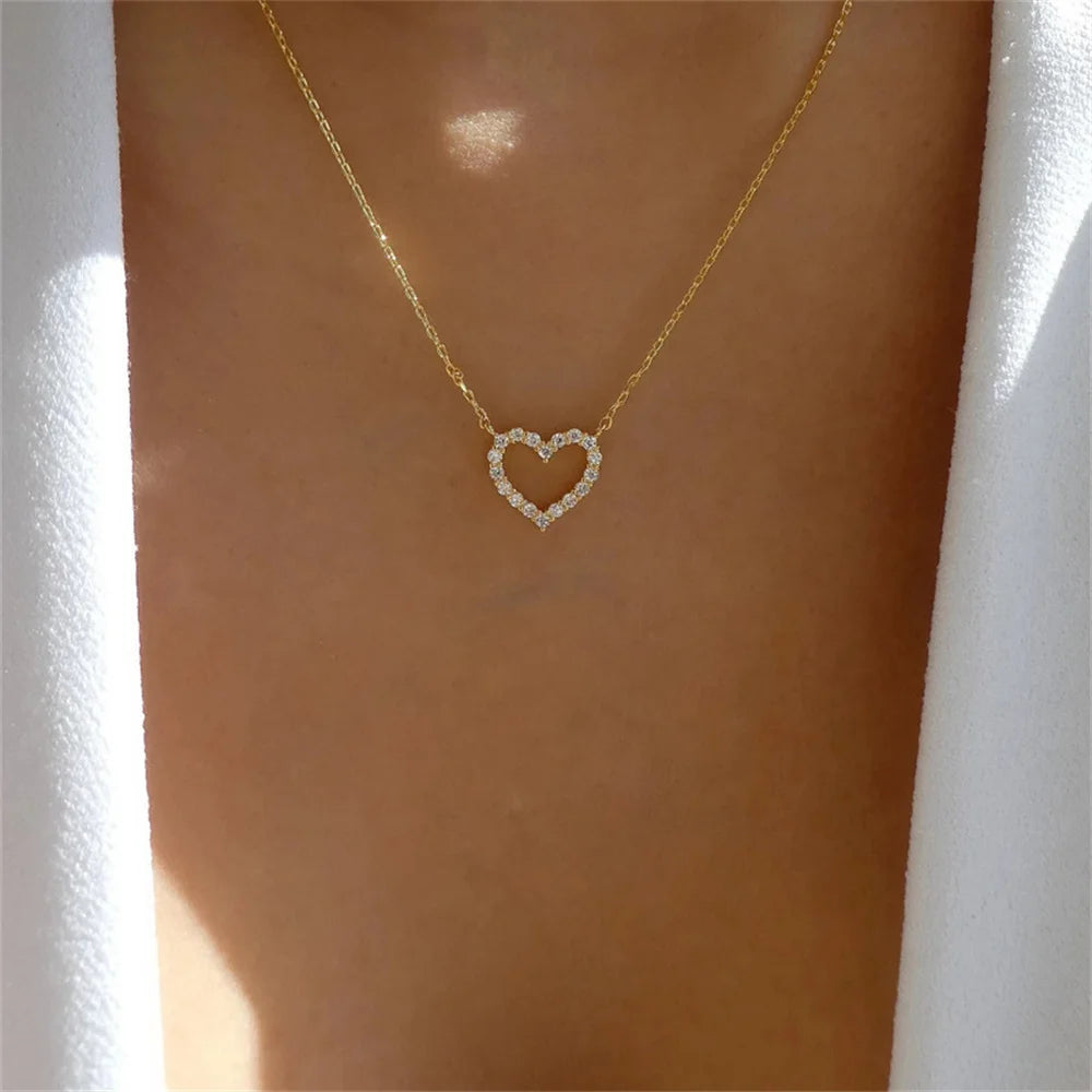 Kpop Crystal Hollow Love Pendant Necklace Romantic Zircon Simple Necklace Trendy Jewelry Accessories