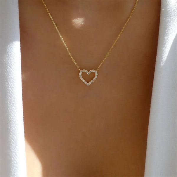 Kpop Crystal Hollow Love Pendant Necklace Romantic Zircon Simple Necklace Trendy Jewelry Accessories