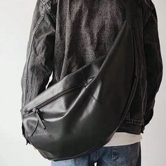 Stylish Dumpling Shaped PU Crossbody Bag for Men, Suitable for Casual Outings and Large Capacity Needs