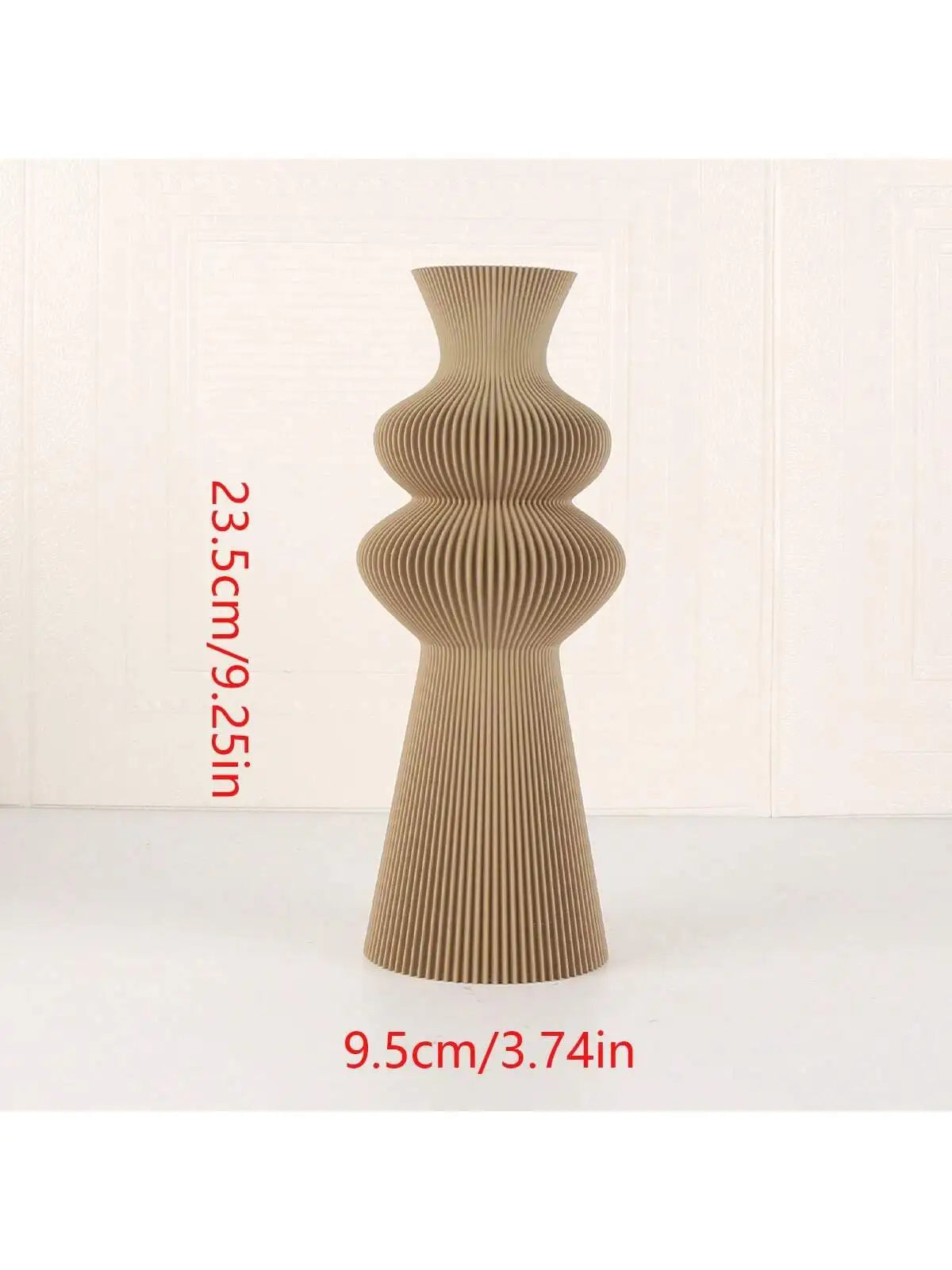 One modern and minimalist plastic vase, suitable for living rooms, studies, offices or exhibition halls, and is very suitable fo